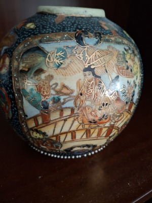 Vintage Chinese porcelain decorative vase with hand-painted figures