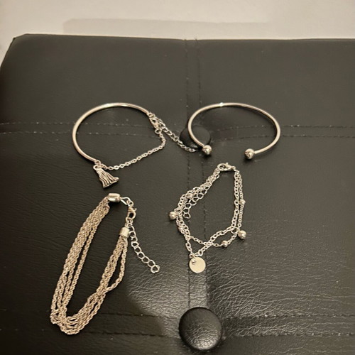 Set of 4 bracelets new, silver