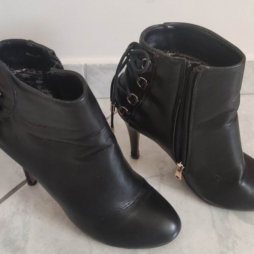 Black ankle boots size 38 used No Name Shoes