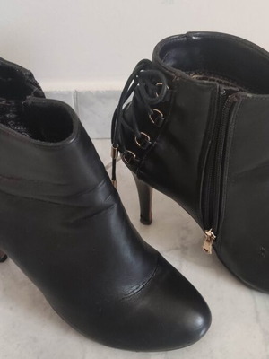 Μποτάκια μαύρα 38 νούμερο μεταχειρισμένα No Name Shoes