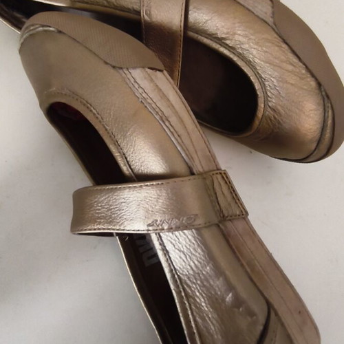 Mary Jane DKNY ballerinas used, gold leather size 41