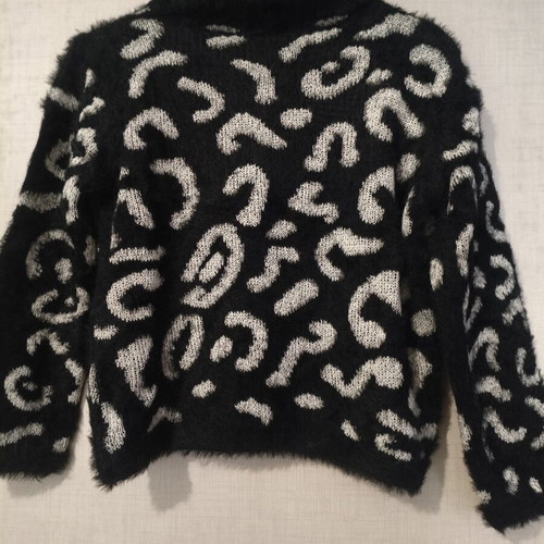 Women's Leopard Print Fluffy Knit Sweater size S/M like new
