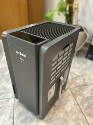 Toyotomi Kira 18L Dehumidifier Like New