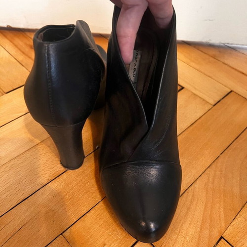 Tosca Blu leather high heel shoes size 36 like new, black