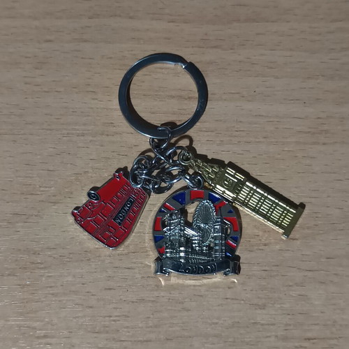 Metal London souvenir keyring like new with Big Ben and London Eye charms