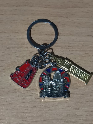 Metal London souvenir keyring like new with Big Ben and London Eye charms