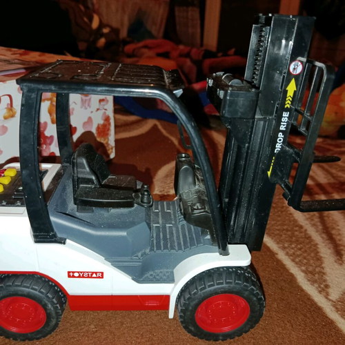 Toys like new, set of 2 with lights and bus