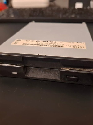 Floppy drive 3.5 εσωτερικό NEC μεταχειρισμένο vintage