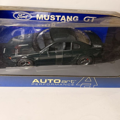 Autoart 1/18 Ford Mustang Bullitt GT 2001 model car