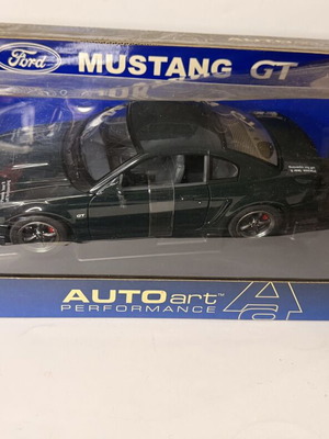 Autoart 1/18 Ford Mustang Bullitt GT 2001 model car