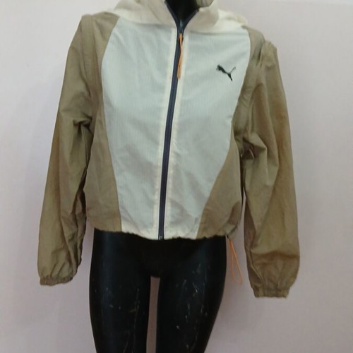 Puma Teen Windbreaker Jacket like new, detachable sleeves, white beige
