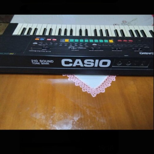 Casio harmonium like new, made in Japan, battery and power operated