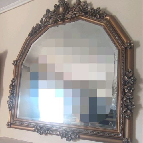 Wooden mirror with carved design 135x135