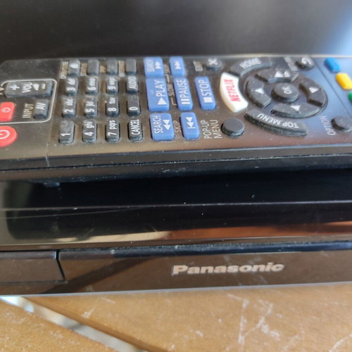 Panasonic DMP-BD75 Blu-ray player with remote