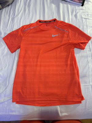 Nike Dry Fit T-shirt μέγεθος M, σαν καινούργιο, μαύρο και πορτοκαλί