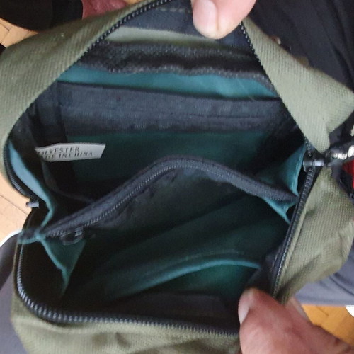 Maui & Sons small olive green waist bag