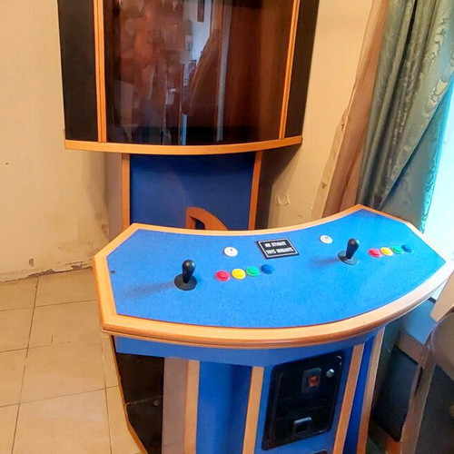 Arcade game like new with 2800 games and 85cm CRT screen