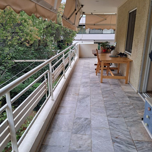 Διαμέρισμα 1ου ορόφου 54 τ.μ. στη Βάρκιζα με 1 υπνοδωμάτιο και ανέσεις