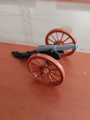 Cannon used, dimensions 15 x 10 x 7 cm