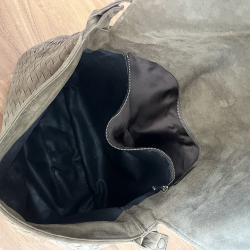 Bottega Veneta suede shoulder bag like new, brown