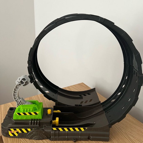 Hot Wheels track like new