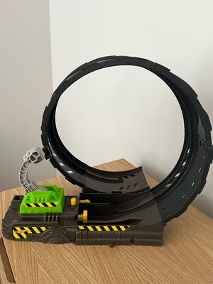 Hot Wheels track like new