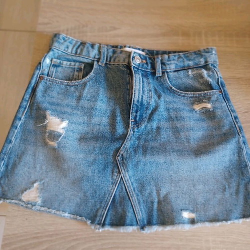 Zara denim skirt like new, size 12/xsmall, blue