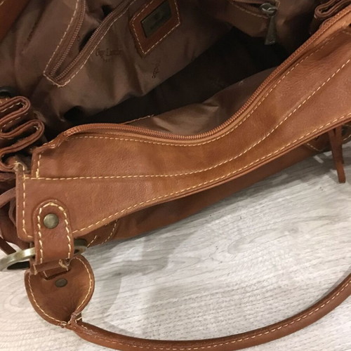 Guy Laroche leather shoulder bag like new, brown