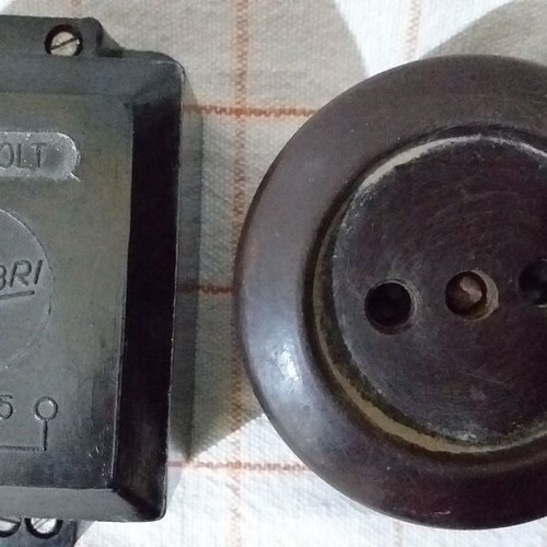 Used electrical components set of 6 bakelite pieces