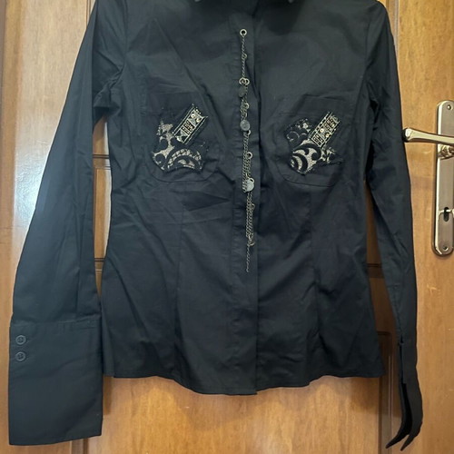 Grama black shirt like new