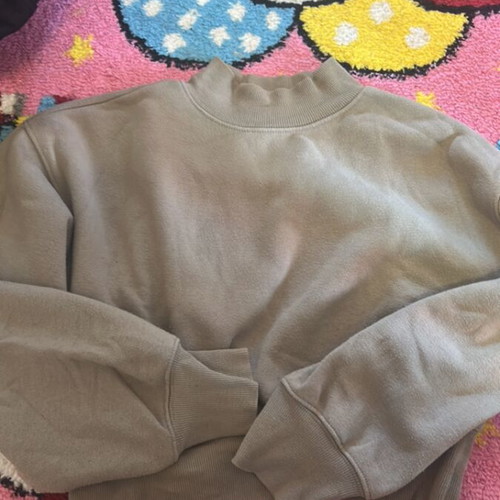 Short crewneck like new, light brown size M