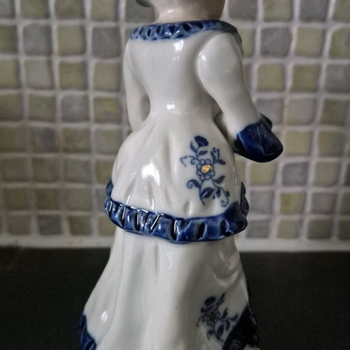 Porcelain decorative item like new, 20 cm