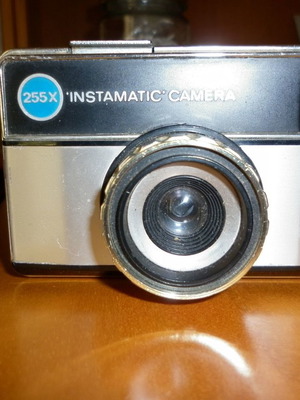 Κάμερα φωτογραφική Kodak INSTAMATIC 255X μεταχειρισμένη, συλλεκτική 1974 με φλάς