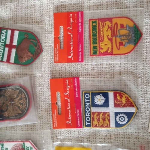 Canadian Emblems New, Set of 12