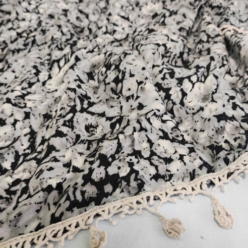 Scarf gray with floral pattern like new
