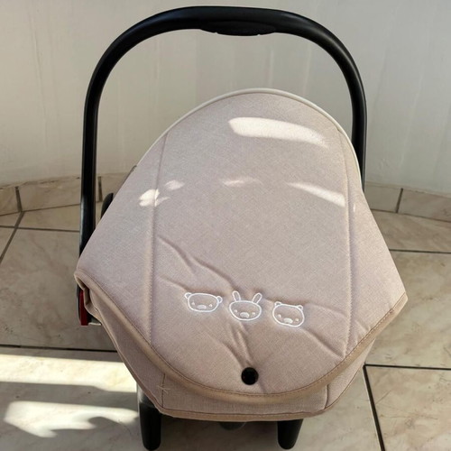 Chipollino Baby Car Seat Egg Like New