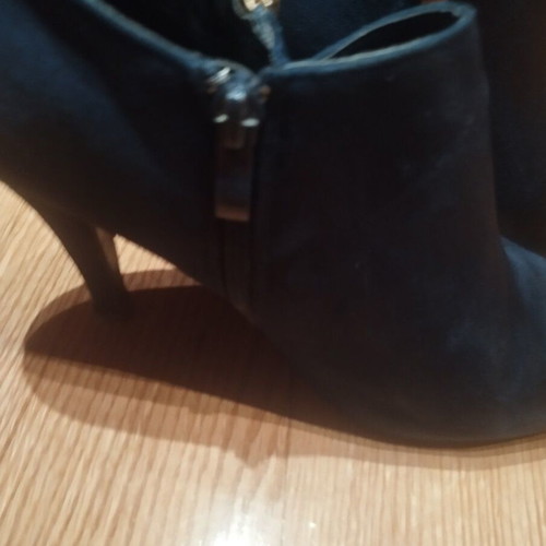 Blue suede ankle boots like new, size 39