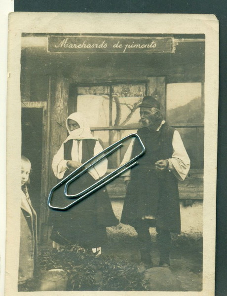 ΠΑΛΙΕΣ ΦΩΤΟΓΡΑΦΙΕΣ." ΦΛΩΡΙΝΑ - ΕΝΔΥΜΑΣΙΕΣ " 1918. ΔΙΑΣΤΑΣΕΙΣ 9 χ 12,50 ΕΚΑΤ. ΣΕ ΠΟΛΥ ΚΑΛΗ ΚΑΤΑΣΤΑΣΗ