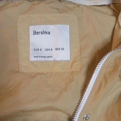 Antiaeriko Antiavrocho Jacket Bershka like new, beige, size S