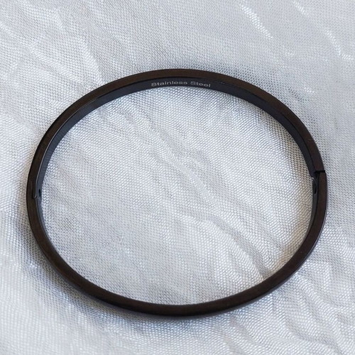 Tumi black steel bracelet bangle like new