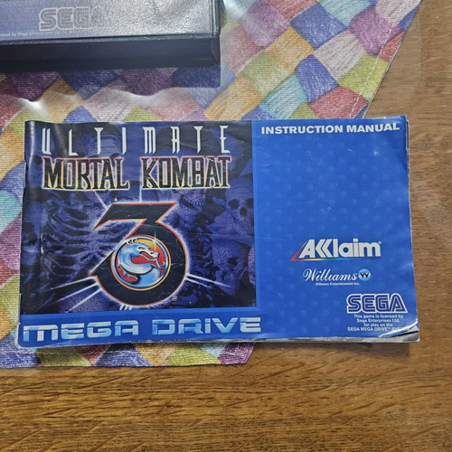 Mega Drive Ultimate Mortal Kombat 3 game like new with manual
