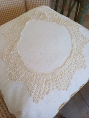 Lace collar used, knitted beige for dress or blouse