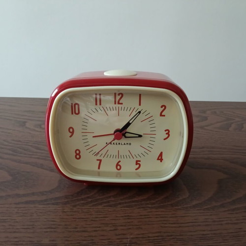 Kikkerland Retro Table Clock Alarm Red vintage style like new