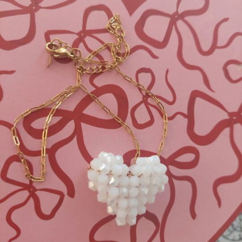 White Viral heart necklace with gold chain