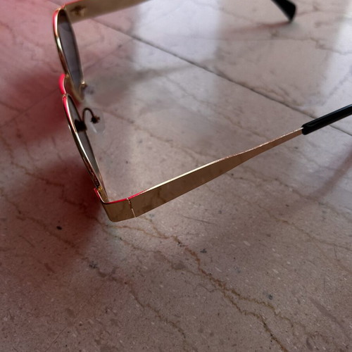Round metal sunglasses gold, like new