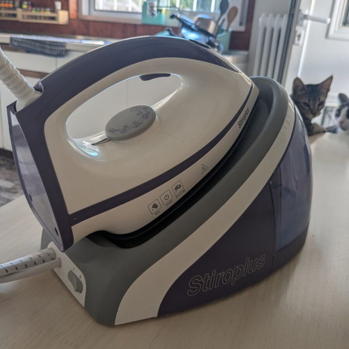 Stiroplus SP-1009 steam ironing system