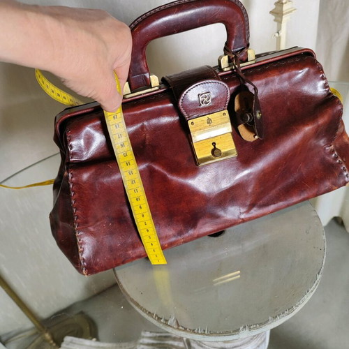 Vintage leather Kikuko Italy handbag like new
