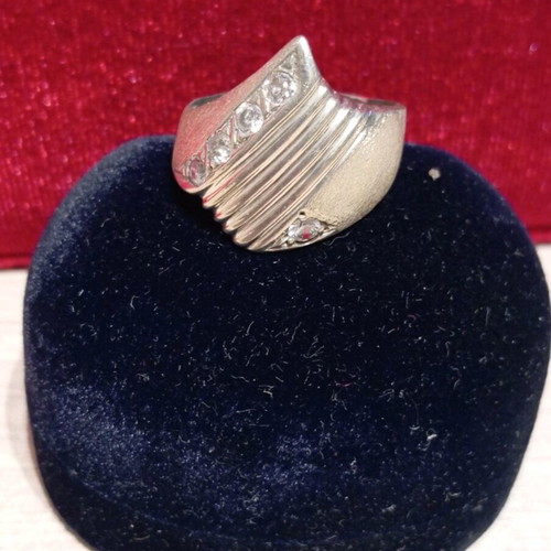 Silver 925 ring with zirconia new, unworn