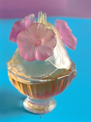 Riachi Parfums Cara by Diparfahw Miniature Perfume 9 ml EDT like new without box