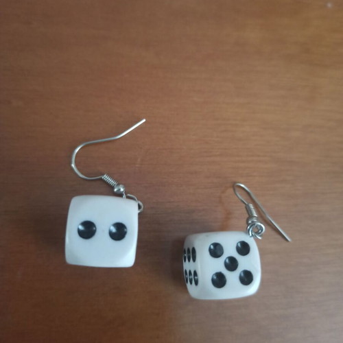 Dice earrings set like new
